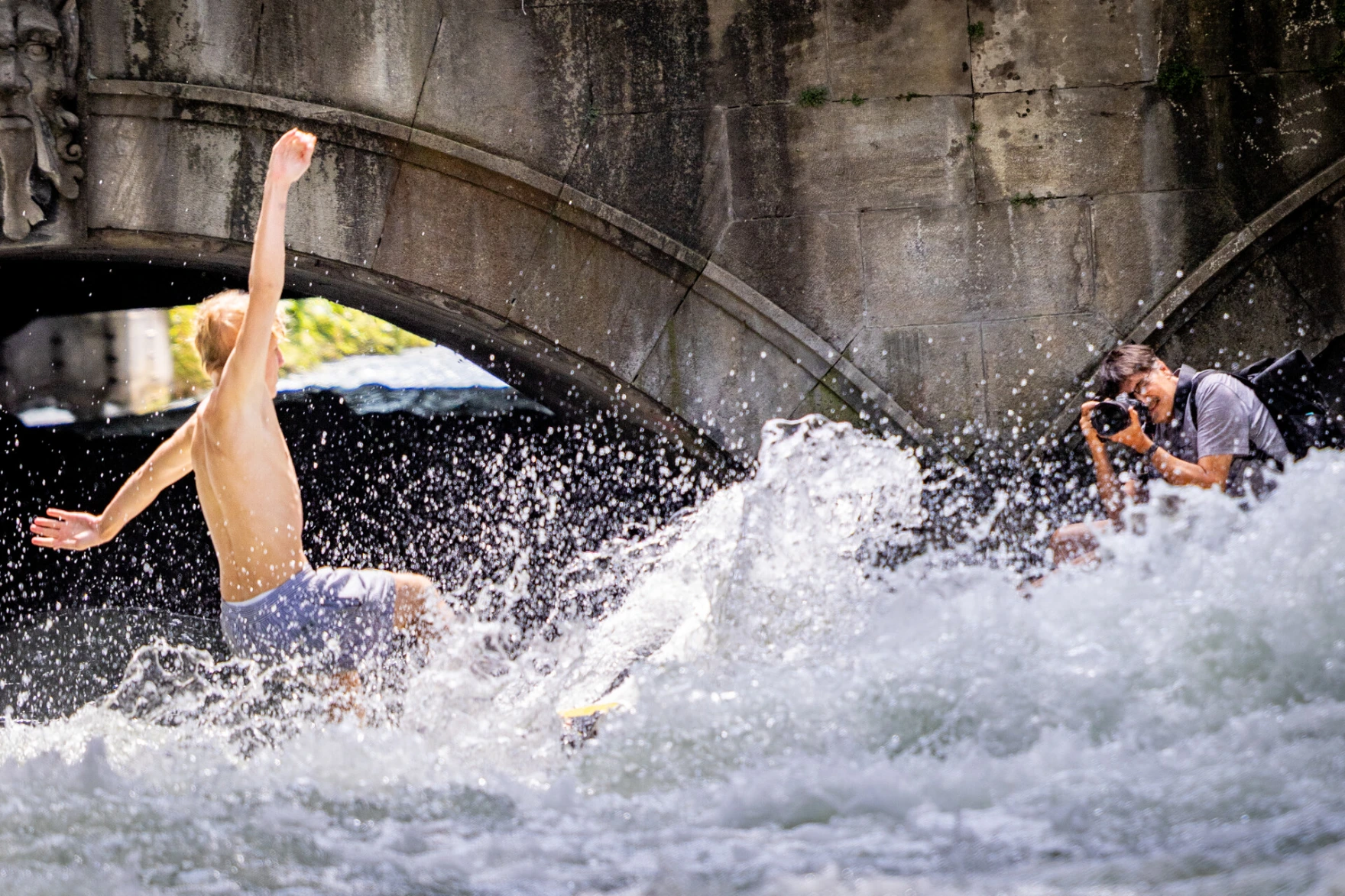 Surfen auf der Eisbachwelle
