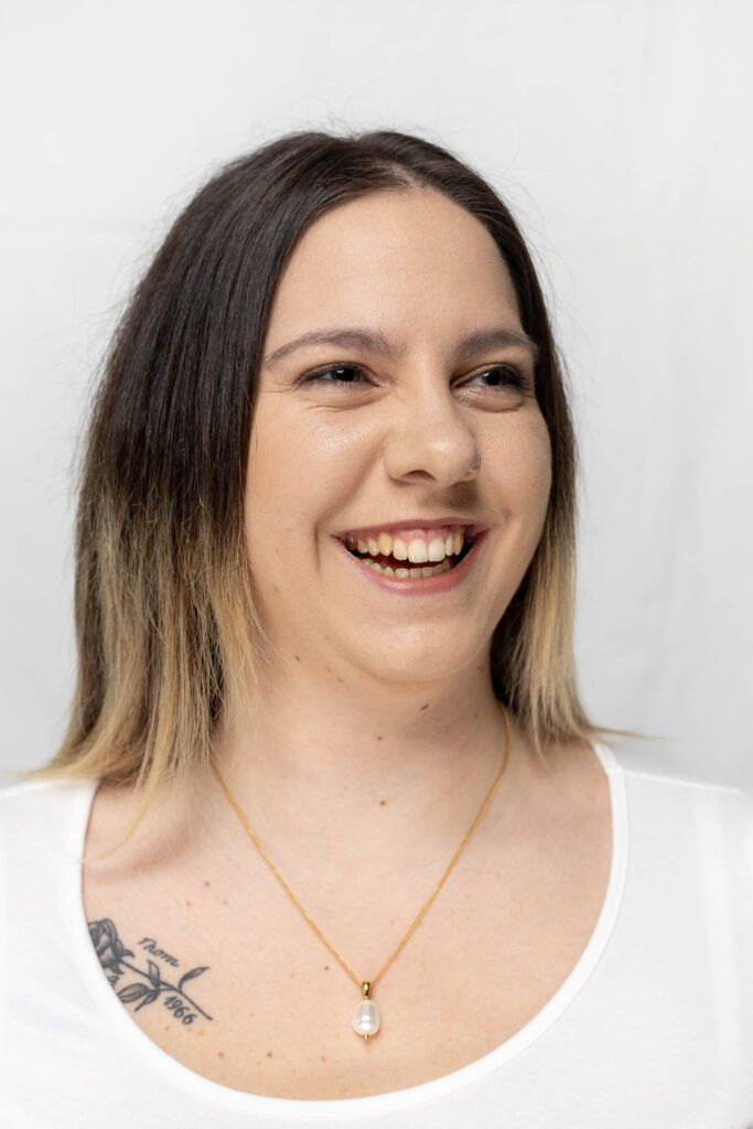 Sabrina sichtlich Spaß beim Porträt schooting